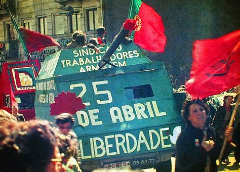 1974|Revolução dos Cravos: como foi o movimento。